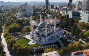 CUMHURBAŞKANI ERDOĞAN’IN AÇTIĞI NAMAZGAH CAMİSİ, ARNAVUTLUK MÜSLÜMANLARININ YÜZYILLIK HAYALİNİ GERÇEKLEŞTİRDİ