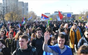 SIRBİSTAN’DA PROTESTOLAR: ÖĞRENCİLER NOVİ SAD’A YÜRÜYÜŞE BAŞLADI