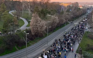 SIRBİSTAN GENELİNDE ÖĞRENCİLER 15 MART MİTİNGİ İÇİN BELGRAD’A YÜRÜYOR