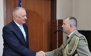 BOSNA HERSEK SAVUNMA BAKANI, SIRBİSTAN’DAKİ ASKERİ ATAŞEDEN MİLLİ MARŞA SAYGISIZLIK…