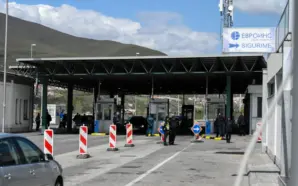 SIRBİSTAN, KOSOVA’NIN BİR SIRP POLİSİNİ DAHA SINIR DIŞI ETTİĞİNİ İDDA…