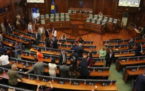 KOSOVA MECLİSİ 29. KEZ TOPLANAMADI – SİYASİ PARTİLER ARASINDA SUÇLAMALAR…