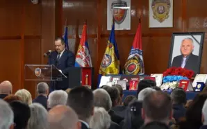 SIRBİSTAN İÇİŞLERİ BAKANI DAČİĆ, SAVAŞ SUÇLUSUYLA BİRLİKTE BOSNA’DA FAALİYET GÖSTEREN…