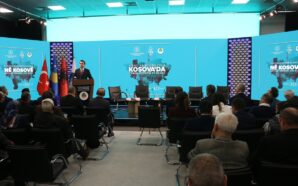 KOSOVA’DA “DÜNÜ VE BUGÜNÜYLE KOSOVA’DA TARİH, TOPLUM VE İNANÇ” PANELİ…