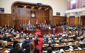 SIRBİSTAN, TRUMP AİLESİNE BELGRAD’DA GÖKDELEN İNŞA ETME YOLUNU AÇAN YASAYI…