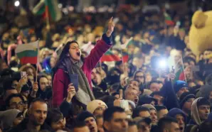 BULGARİSTAN HÜKÜMETİ PROTESTOLARIN ARDINDAN TARTIŞMALI BÜTÇE PLANINI GERİ ÇEKTİ