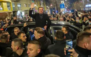 KOSOVA’DA ERKEN SEÇİM: BAŞBAKAN KURTİ ZAFERLE ÇIKTI