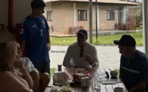 ARNAVUTLUK TEKNİK DİREKTÖRÜ SYLVINHO’NUN OĞLU SIRBİSTAN FORMASI GİYDİ, EŞİ AÇIKLAMA&hellip;