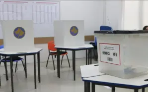 KOSOVA YARIN ERKEN GENEL SEÇİMLER İÇİN SANDIK BAŞINA GİDİYOR