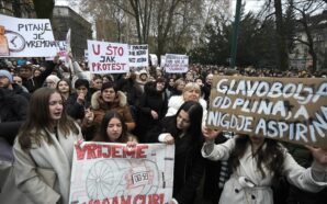 SARAYBOSNA’DA ÖĞRENCİ YURTLARINDA ISINMA VE ALTYAPI SORUNLARI NEDENİYLE PROTESTO DÜZENLEDİ