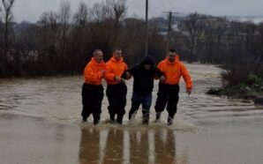 ARNAVUTLUK KÖTÜ HAVA KOŞULLARININ ETKİSİ ALTINDA: BAZI BÖLGELERDE SEL BASKINLARI