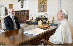 PAPA XIV. LEO, ARNAVUTLUK BAŞBAKANI RAMA İLE GÖRÜŞTÜ