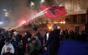 ARNAVUTLUK’TA HÜKÜMET KARŞITI PROTESTO SONRASI 21 GÖZALTI, 16 POLİS YARALI