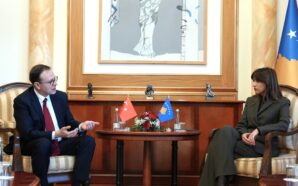 KOSOVA MECLİS BAŞKANI HAXHIU TÜRKİYE’NİN KOSOVA BÜYÜKELÇİSİ ANGILI’YI KABUL ETTİ