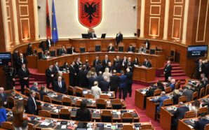 ARNAVUTLUK PARLAMENTOSU HÜKÜMETTEKİ SON DEĞİŞİKLİKLERİ ONAYLADI