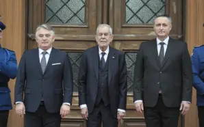 AVUSTURYA CUMHURBAŞKANI VAN DER BELLEN BOSNA HERSEK’TE RESMİ TEMASLARDA BULUNUYOR