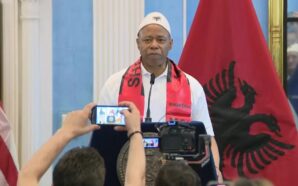 ESKİ NEW YORK BELEDİYE BAŞKANI ARNAVUTLUK VATANDAŞI OLDU