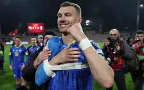 SCHALKE, DZEKO’NUN SAKATLIĞI HAKKINDA AÇIKLAMA YAPTI: ŞU ANDA OMZUNA YÖNELİK&hellip;