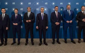 KONAKOVIĆ’TEN SIRBİSTAN’A SERT ELEŞTİRİ: “SUÇLULARI SAKLIYORSUNUZ, VUČIĆ HÜKÜM GİYMİŞ DODİK’İ&hellip;