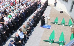 VLASENICA’DA BOSNA-HERSEK’E YÖNELİK SALDIRININ ALTI KURBANI İÇİN CENAZE NAMAZI KILINDI:&hellip;