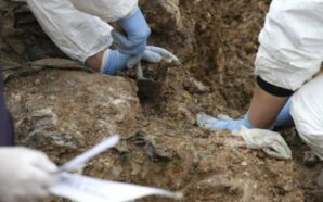 BOSNA HERSEK: SREBRENİTSA’DA 1992 YILINDA KAYBOLAN BİR KURBANIN NAAŞI ÇIKARILDI