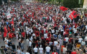 ARNAVUTLUK’TA ZVERNEC PROTESTOLARI 15. GÜNÜNE GİRDİ