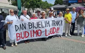 PRİJEDOR’DA “BEYAZ KURDELE GÜNÜ”: 102 ÇOCUK DAHİL 3.000’DEN FAZLA KURBAN&hellip;