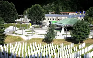 AGİT VE AB’DEN SREBRENİTSA ANMA MERKEZİ ÇALIŞANLARININ SORGULANMASINA YAKIN TAKİP
