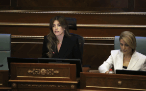 KOSOVA MECLİSİ, ALBULENA HAXHİU’YU MECLİS BAŞKANI SEÇTİ