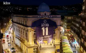 EDİN DZEKO’NUN DEV FORMASI SONSUZ ATEŞ ANITI ÜZERİNDE ASILDI: ”ELMAS”A&hellip;
