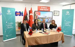 YUNUS EMRE ENSTİTÜSÜ ARNAVUTLUK’TAKİ TÜRKEÇ EĞİTİMİNE DESTEĞİNİ SÜRDÜRÜYOR