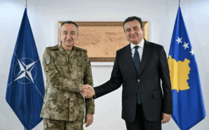 KOSOVA BAŞBAKANI KURTİ, KFOR KOMUTANI ULUTAŞ’A VEDA ETTİ